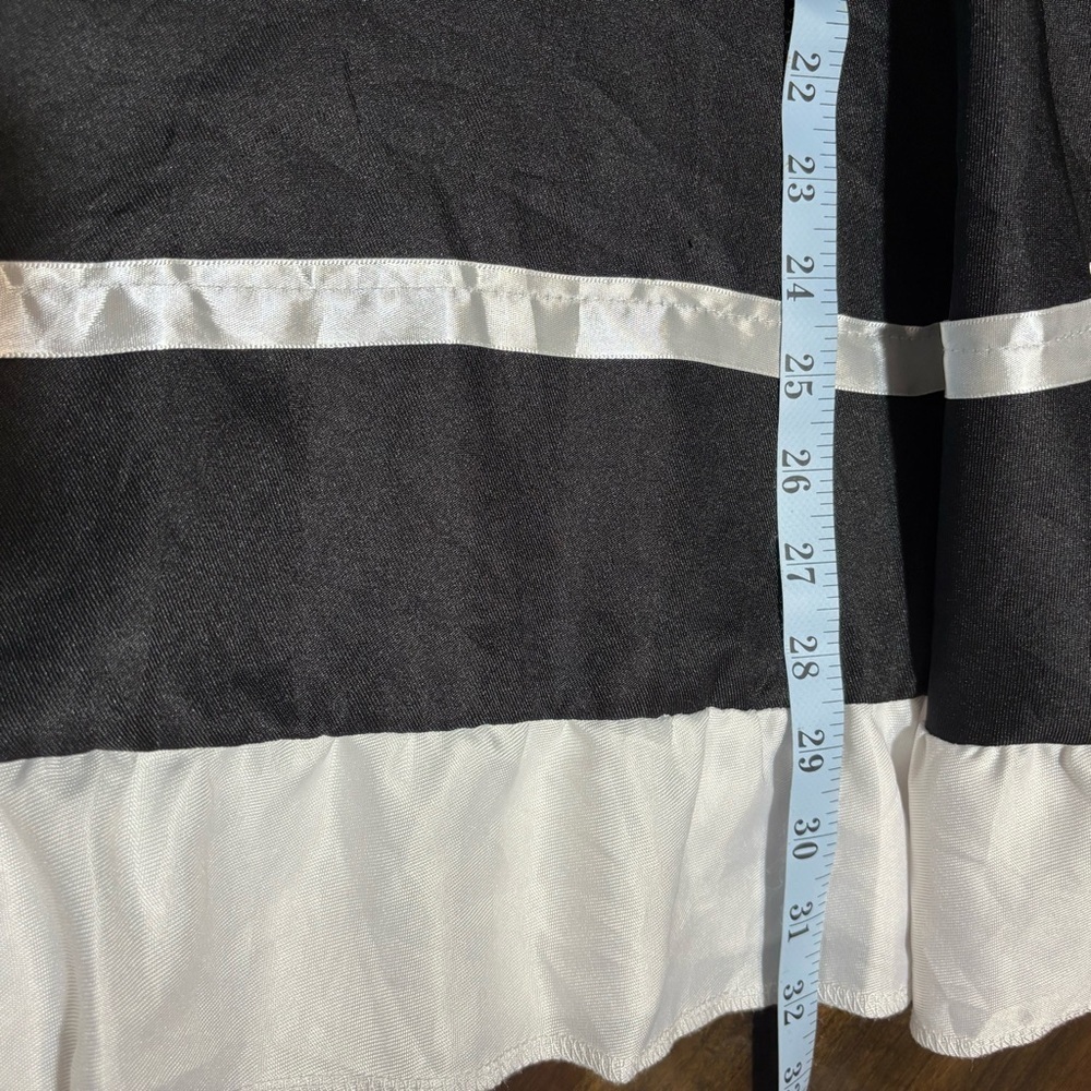 Black & White Girls Maid Dress Halloween Costume Size XL - Picture 9 of 10